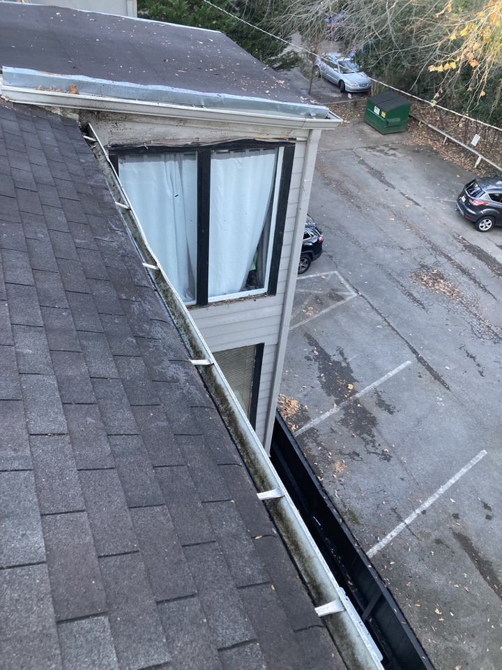 Gutter cleared of leaves after cleaning